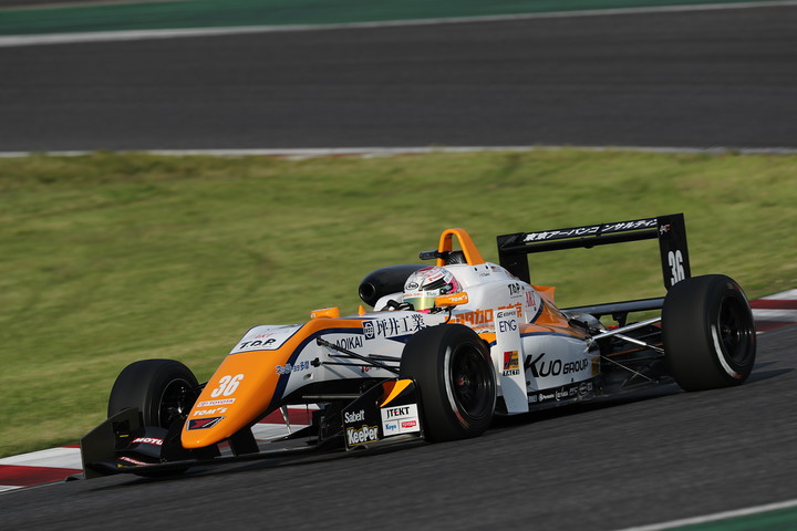 優勝は坪井翔（カローラ中京Kuo TOM'S F317）