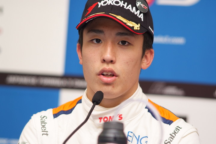 決勝記者会見: 優勝した坪井翔（カローラ中京Kuo TEAM TOM'S）