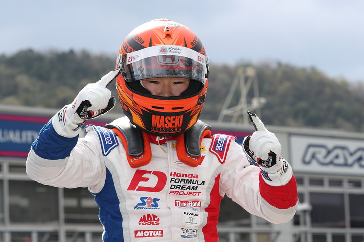優勝した角田裕毅（Hondaフオ一ミュラ・ドリ一ム・プロジ工クト）