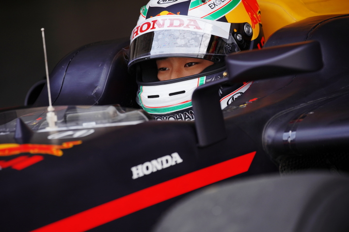 スタート進行: 福住仁嶺（TEAM MUGEN）