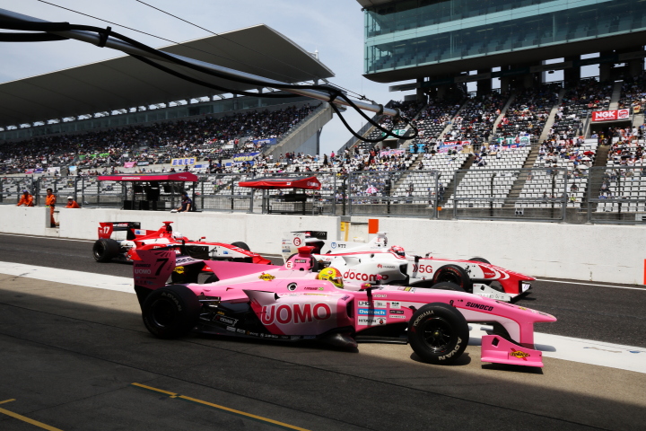 スタート進行: ピエトロ・フィッティパルディ（UOMO SUNOCO SF14）