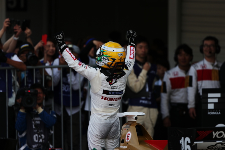 決勝レース: 優勝した山本尚貴（TEAM MUGEN）