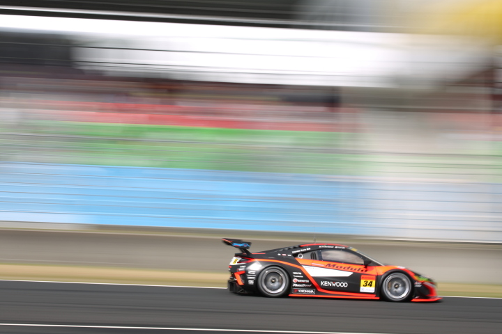 公式練習: 道上龍／大津弘樹組（Modulo KENWOOD NSX GT3）