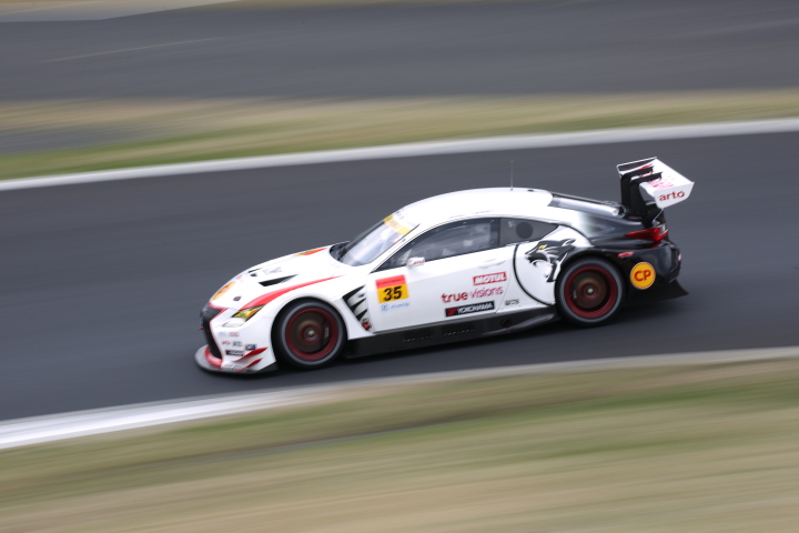 公式練習: ナタウッド・ジャルーンスルカワッタナ／ナタポン・ホートンカム組（arto RC F GT3）