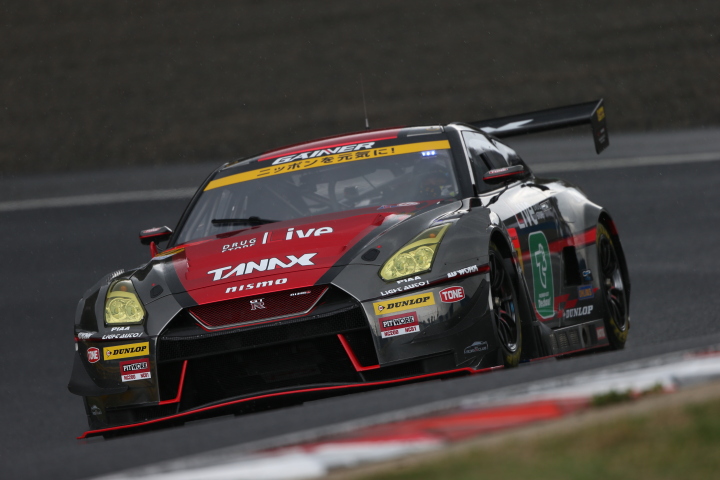 公式練習: 吉田広樹（GAINER TANAX triple a GT-R）