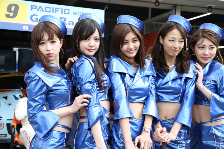 ピットウォーク: レースクイーン