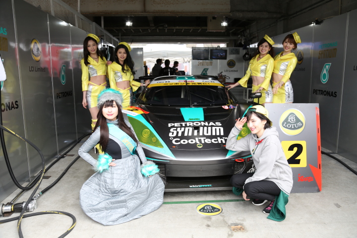 ピットウォーク: レースクイーン