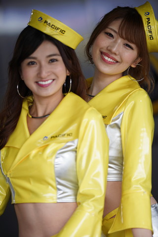 ピットウォーク: レースクイーン