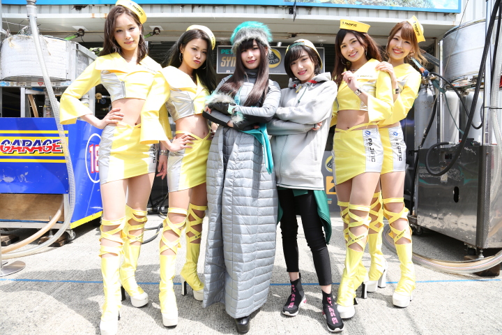 ピットウォーク: レースクイーン