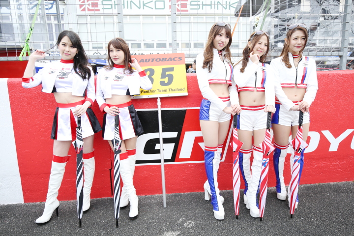 ピットウォーク: レースクイーン