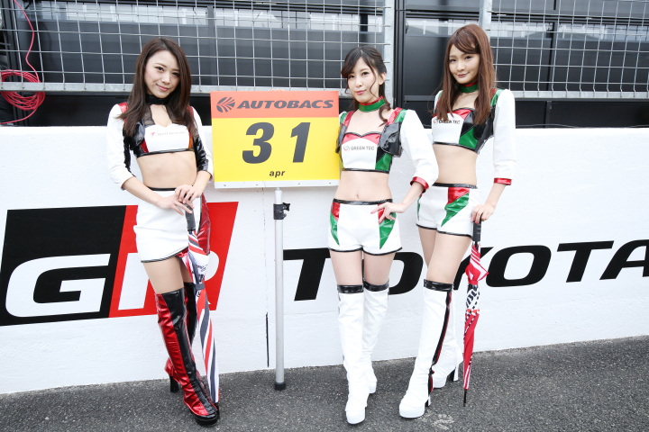 ピットウォーク: レースクイーン