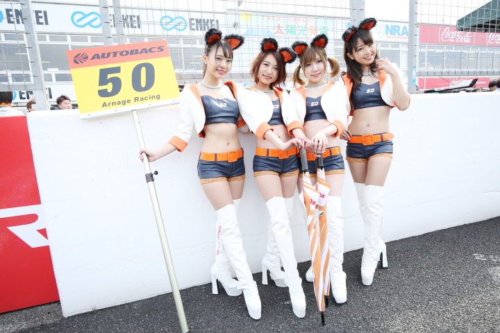 ピットウォーク: レースクイーン