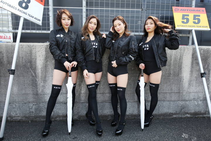 ピットウォーク: レースクイーン