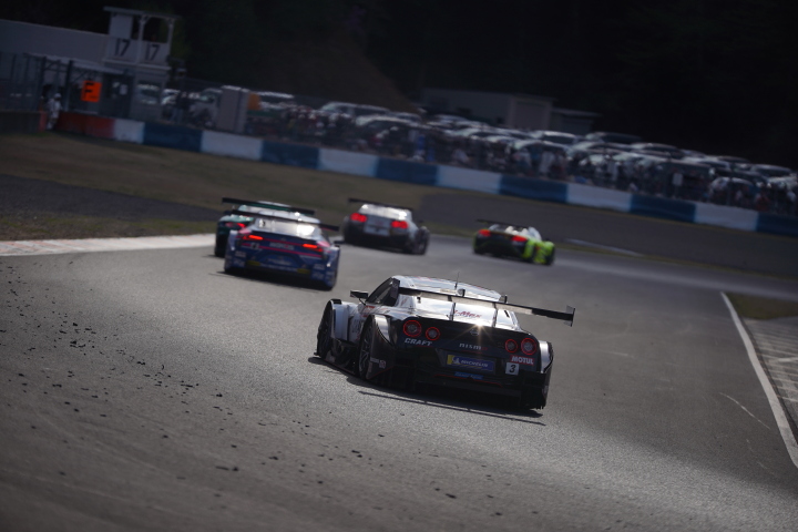決勝レース: 本山哲（CRAFT SPORTS MOTUL GT-R）