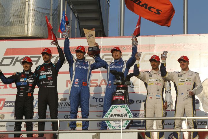 GT500クラスの表彰式