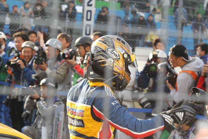 GT300クラス優勝の小林崇志（TEAM UPGARAGE）