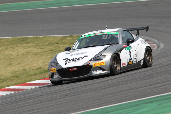 ST-5クラス優勝は筒井克彦／大塚隆一郎／山下潤一郎組（TEAM221ロードスター）