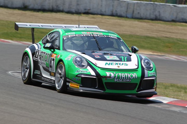 ST-1クラスポールポジションの星野辰也／織戸学／浜健二組（Ｄ'station Porsche cup）