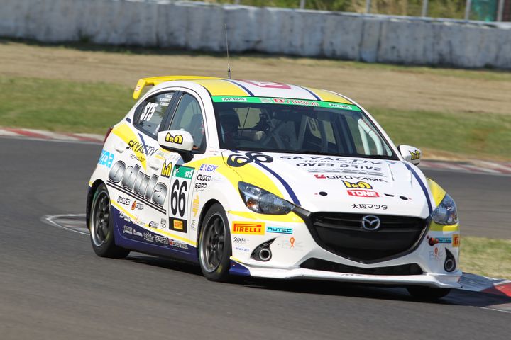 ST-5クラスポールポジションは橋本陸／霜野誠友／武地孝幸組（odula Idia MAZDAデミオ15MB）