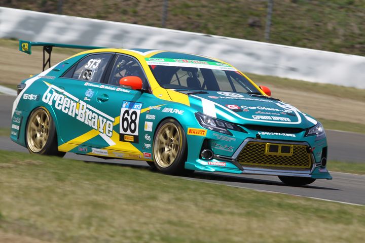 ST-3クラスポールポジションの服部尚貴／脇阪薫一／平沼貴之組（埼玉トヨペットGreen Brave GR SPORTマークX）