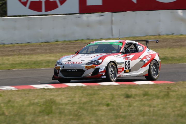 ST-4クラス優勝は松井孝允／坪井翔／中山雄一組（TOM'S SPIRIT 86）