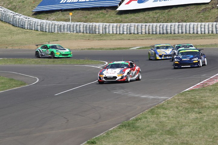 グループ2、3時間の決勝レースがスタートした