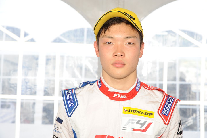 決勝3位の名取鉄平（Hondaフオ一ミュラ・ドリ一ム・プロジ工クト）