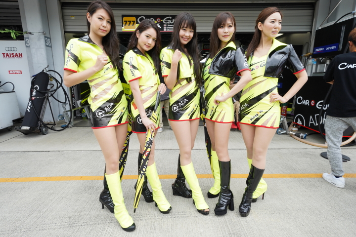 ピットウォーク: レースクイーン