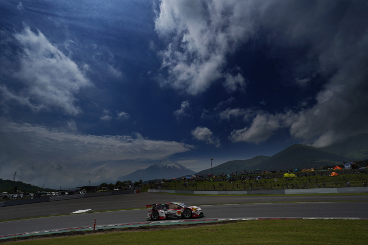 公式練習: 嵯峨宏紀／平手晃平組（TOYOTA PRIUS apr GT）