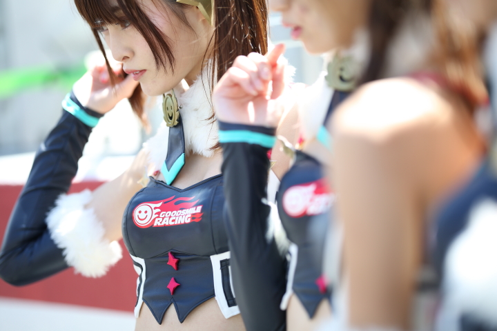 ピットウォーク: レースクイーン