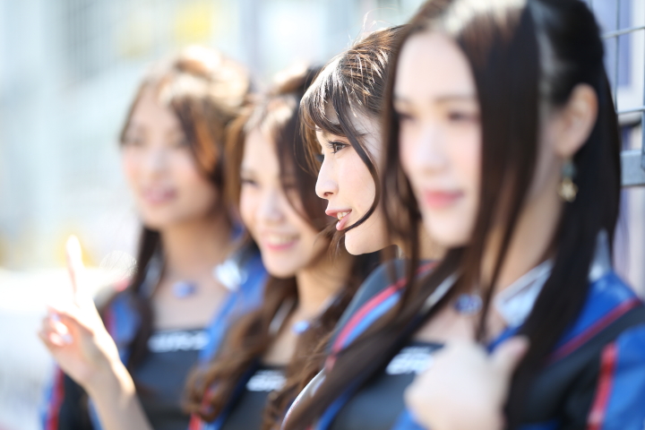 ピットウォーク: レースクイーン