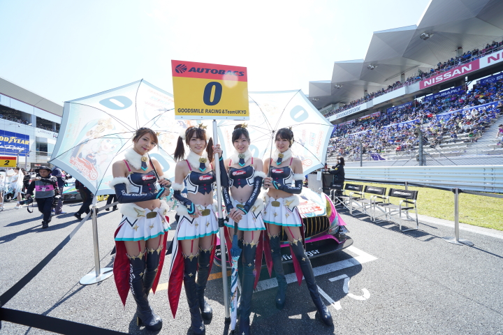 スタート進行: レースクイーン