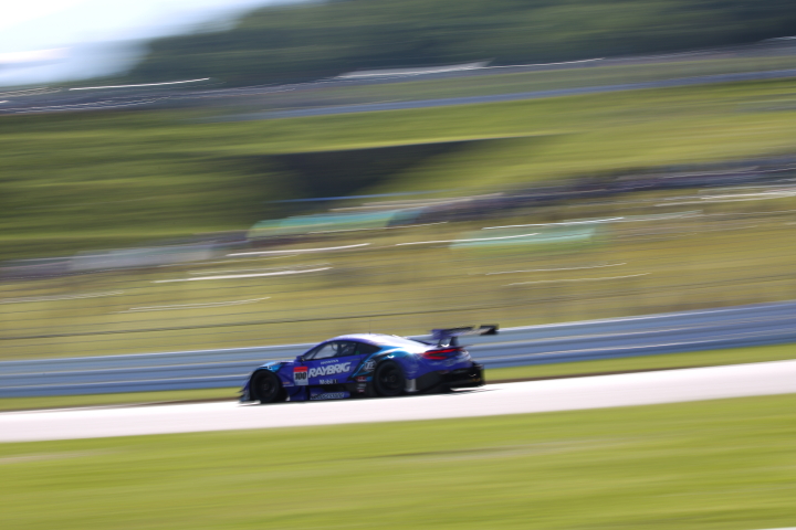 決勝レース: 山本尚貴／ジェンソン・バトン組（RAYBRIG NSX-GT）