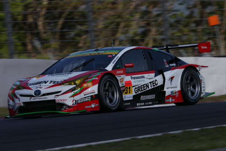 決勝レース: 嵯峨宏紀（TOYOTA PRIUS apr GT）