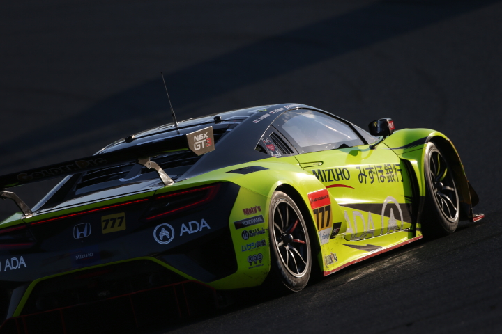 決勝レース: 横溝直輝／木村武史／ケイ・コッツォリーノ組（CARGUY ADA NSX GT3）