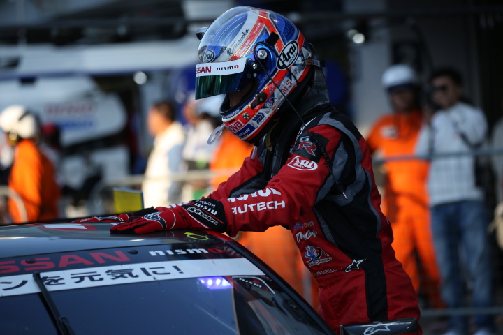 決勝レース: GT500クラスで優勝したロニー・クインタレッリ（NISMO）