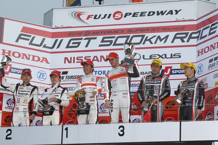 GT300クラスの表彰式