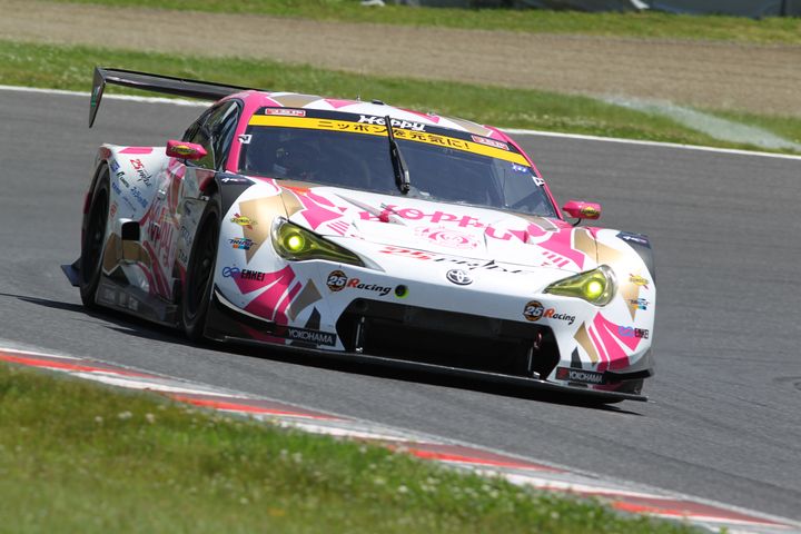 GT300クラス予選2位の松井孝允／坪井翔組（HOPPY 86 MC）