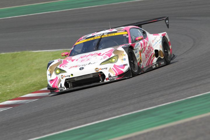 GT300クラス決勝2位は松井孝允／坪井翔組（HOPPY 86 MC）