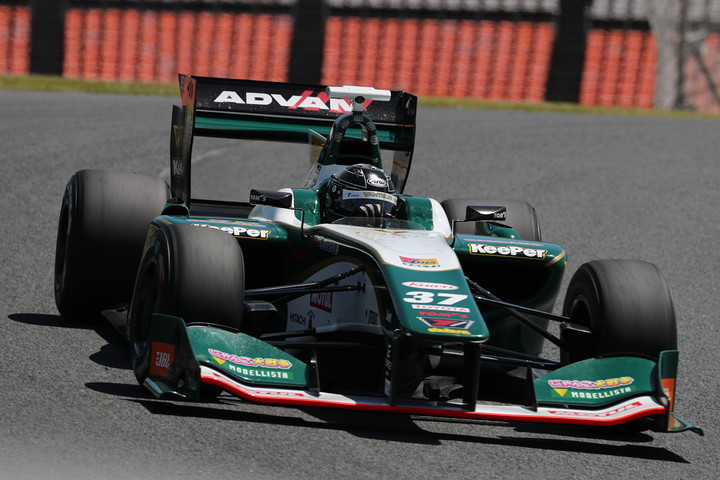 フリー走行1回目: トップタイムはジェームス・ロシター（VANTELIN KOWA TOM’S SF14）