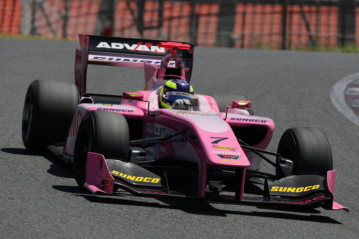 フリー走行1回目: 初参戦のトム・ディルマン（UOMO SUNOCO SF14）は11位