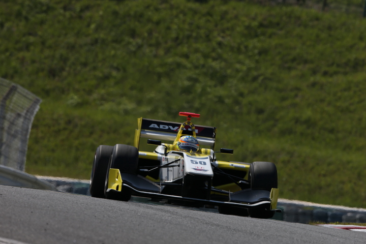 占有走行: 千代勝正（B-Max Racing SF14）