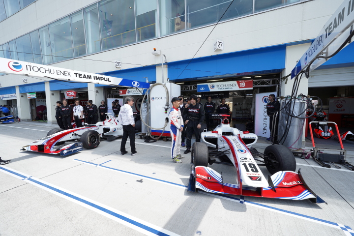 フリー走行: ITOCHU ENEX TEAM IMPUL