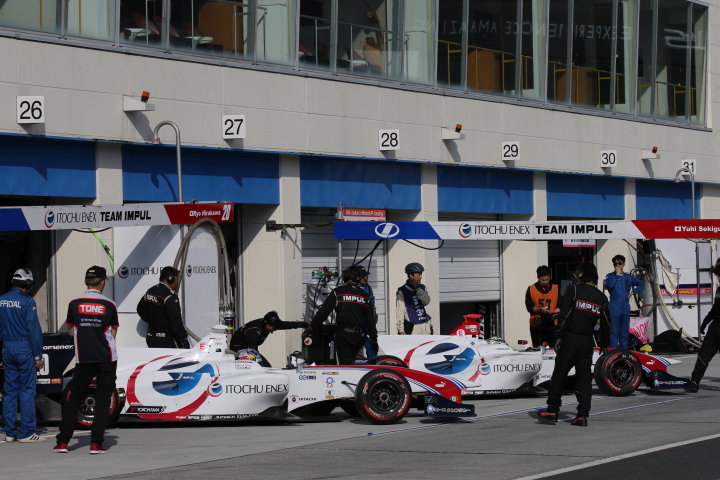 公式予選: ITOCHU ENEX TEAM IMPUL