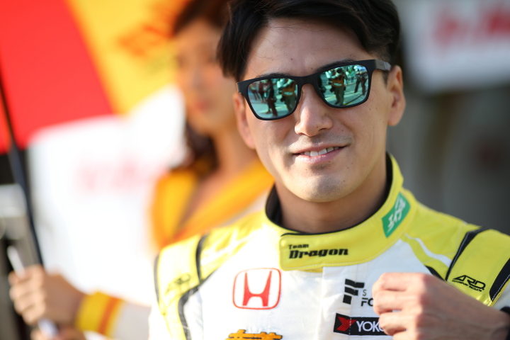 キッズピットウォーク: 千代勝正（B-MAX Racing Team）