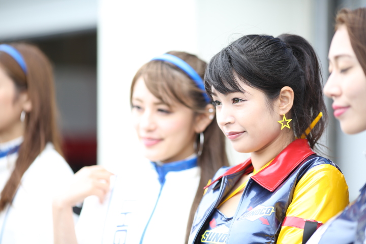 ピットウォーク: レースクイーン