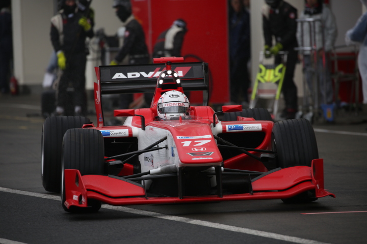 ウォームアップ走行: 塚越広大（REAL SF14）