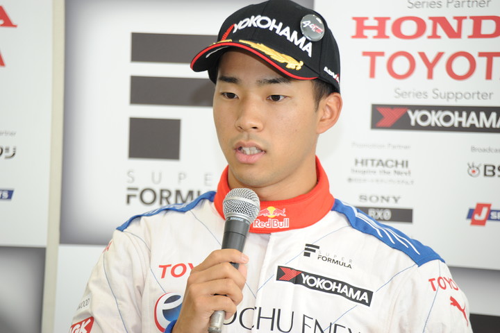 予選記者会見: ポールポジションの平川亮（ITOCHU ENEX TEAM IMPUL）