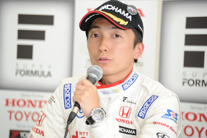 予選記者会見: 2位の野尻智紀（DOCOMO TEAM DANDELION RACING）