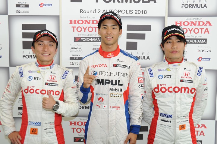 予選フォトセッション: トップ3のドライバーたち